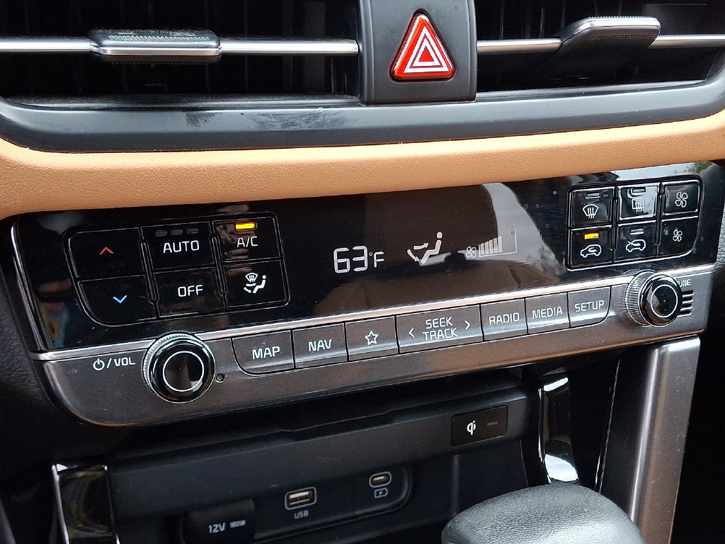 Certified 2024 Kia Seltos EX AWD/4WD image 17
