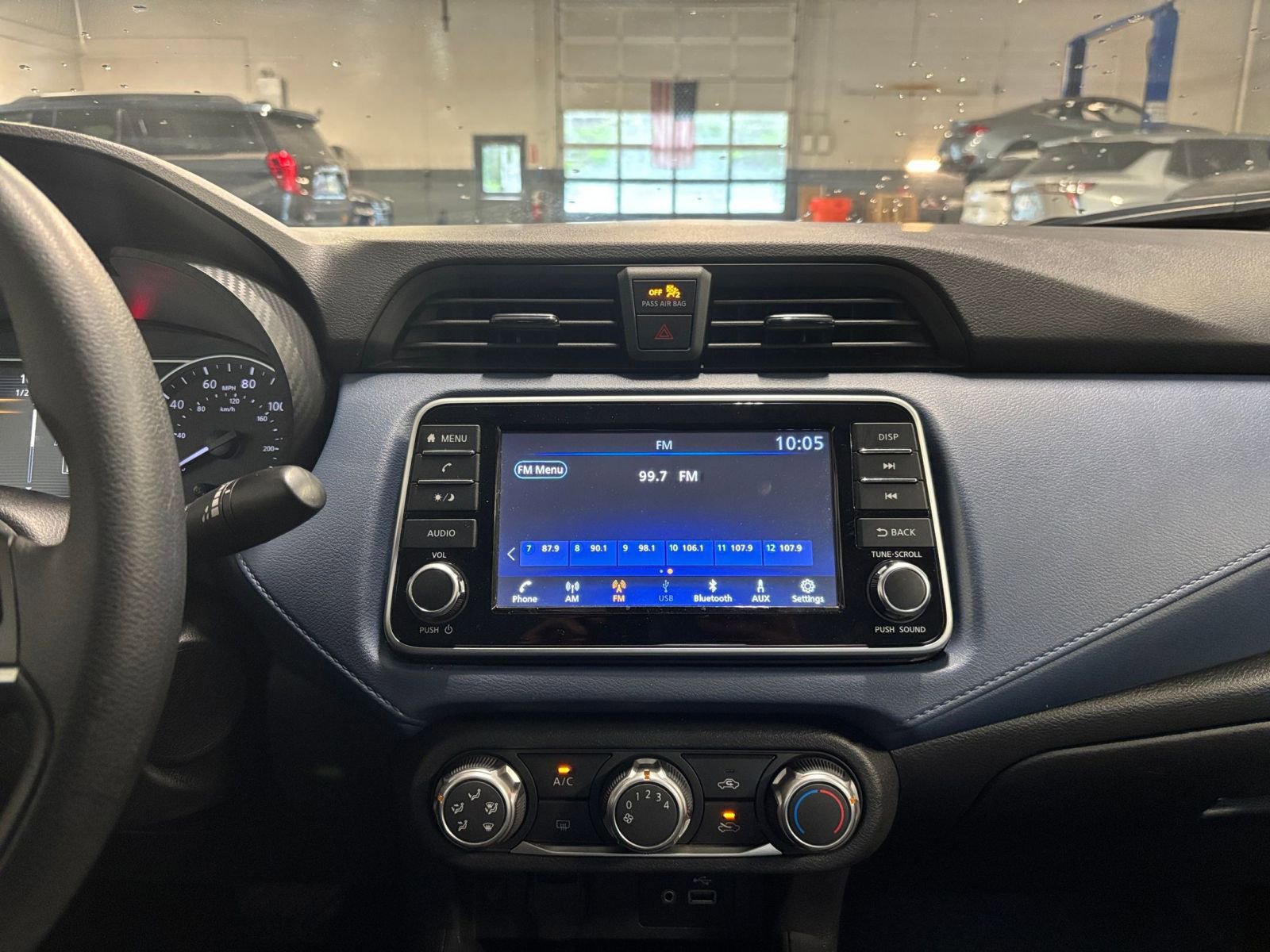 Used 2025 Nissan Versa SV FWD image 17