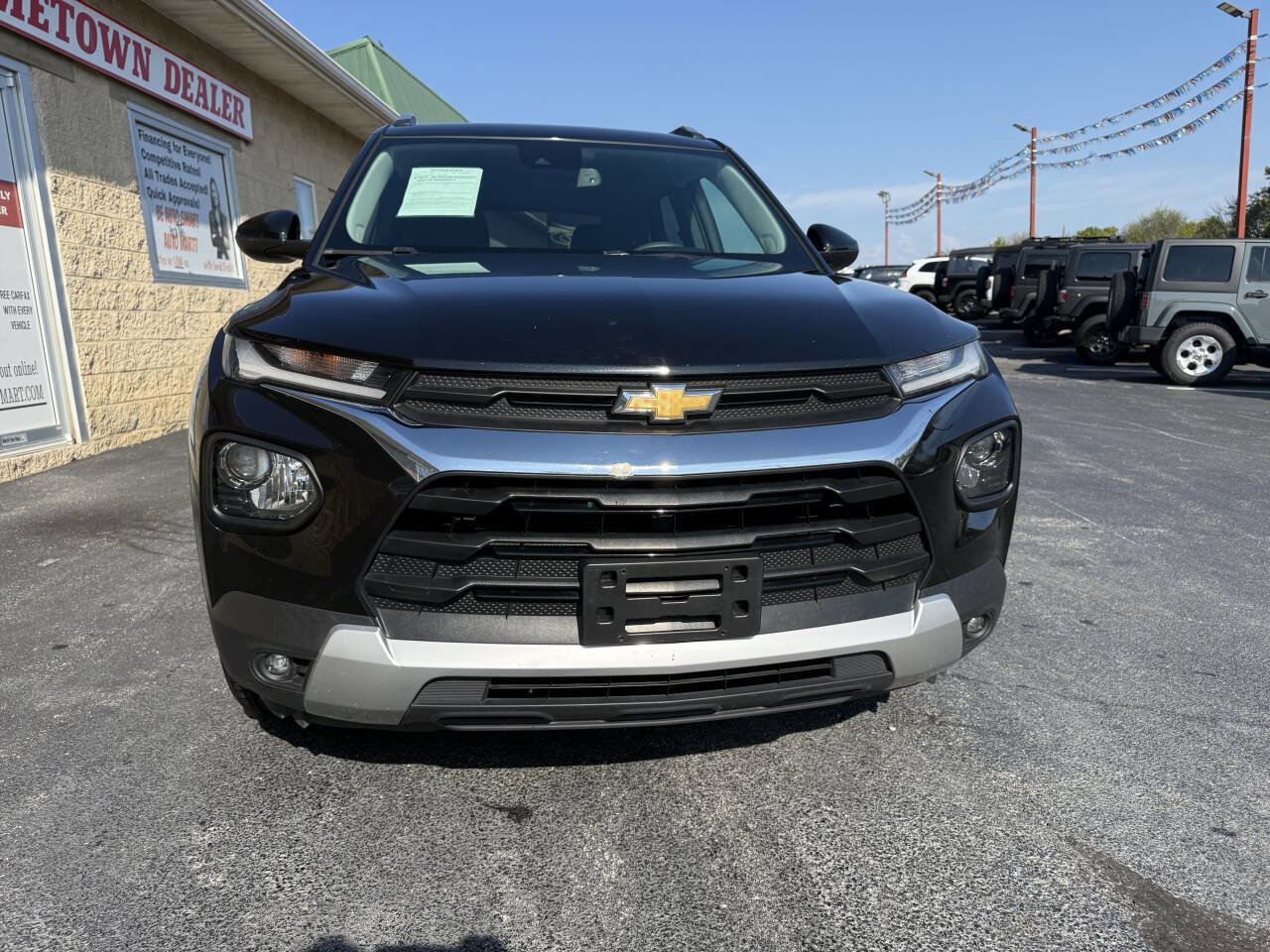 Used 2023 Chevrolet TrailBlazer LT w/ Convenience Package image 2