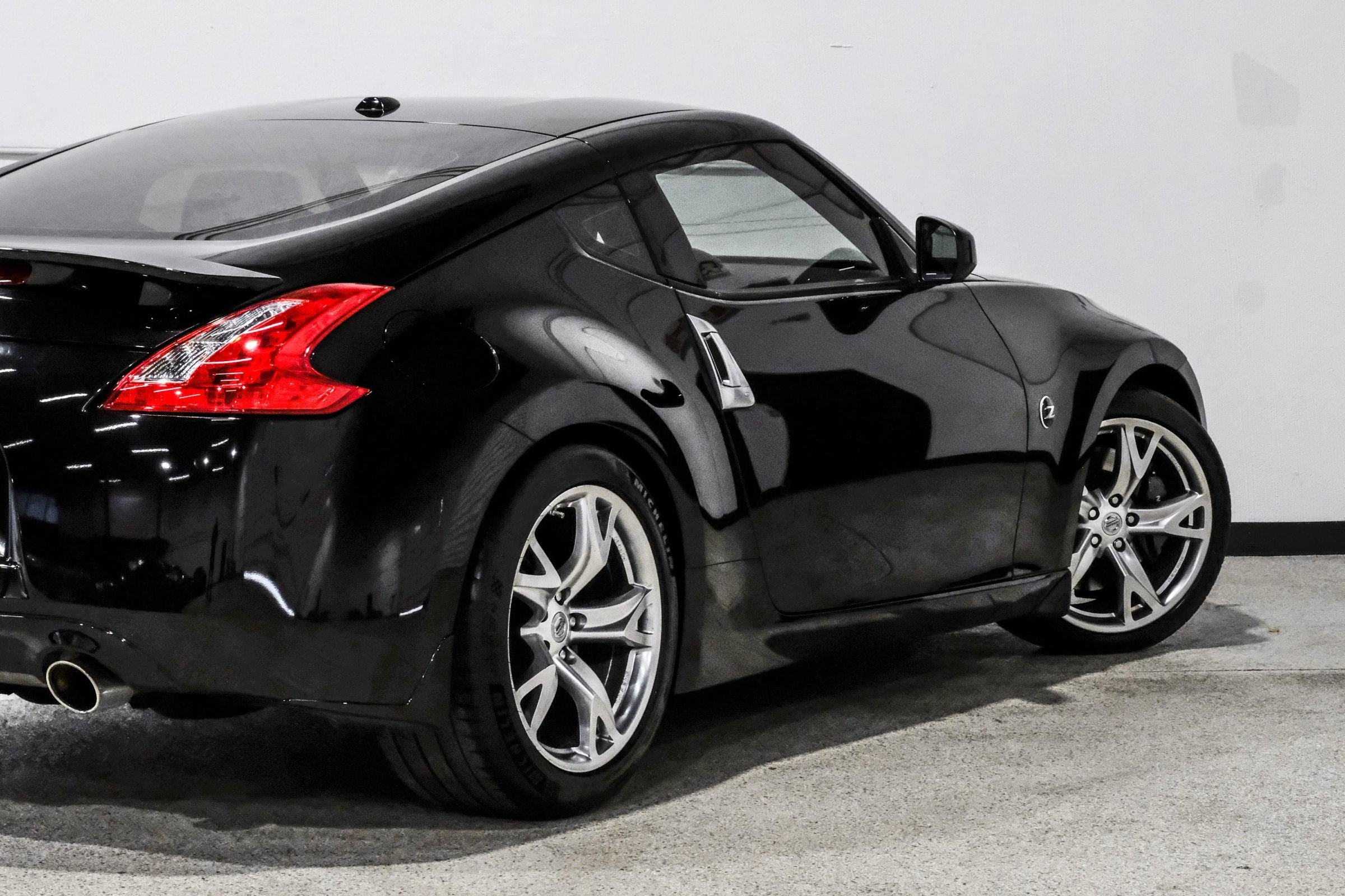 Used 2012 Nissan 370Z Touring w/ Sport Pkg RWD image 14