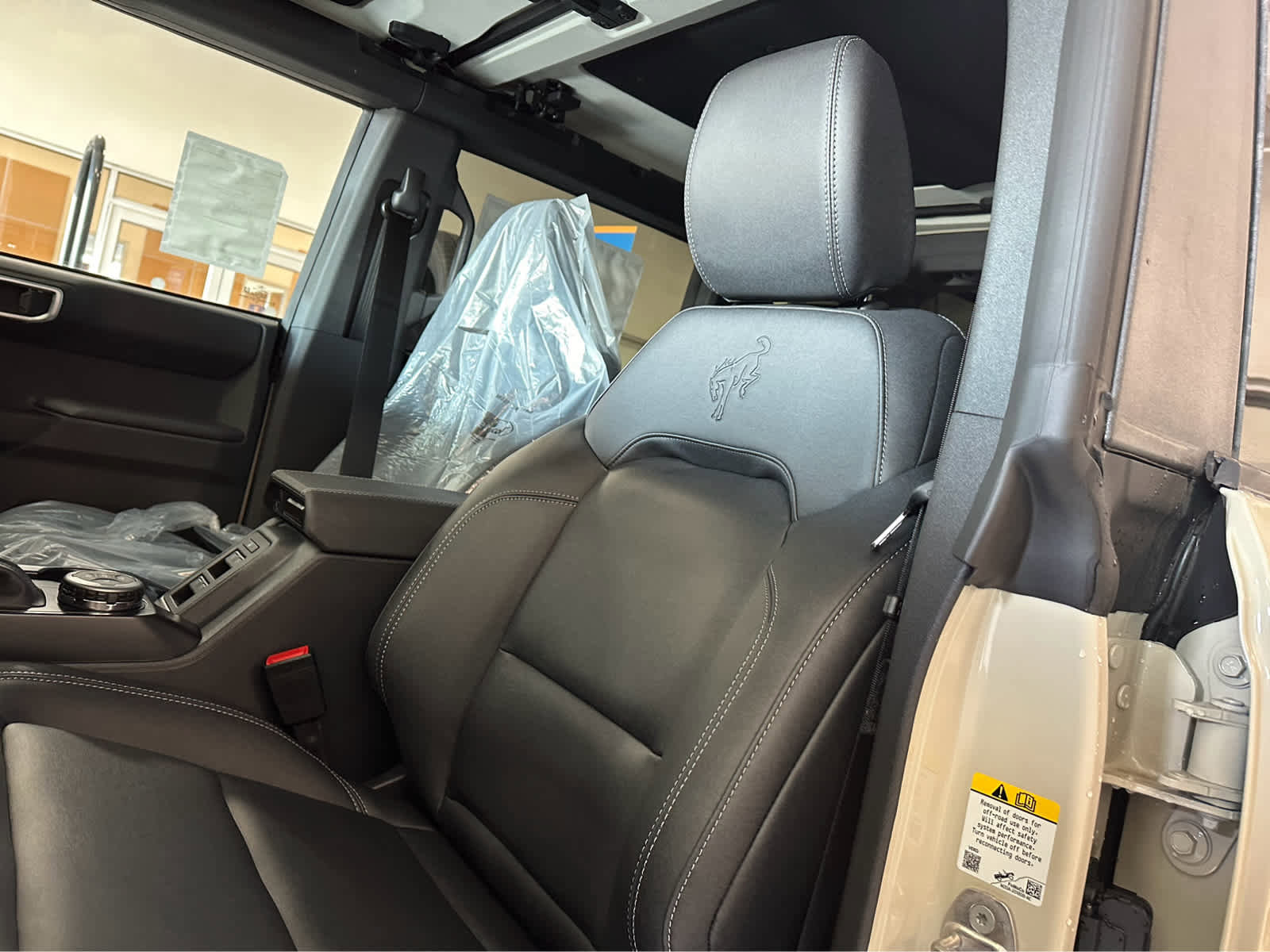 New 2025 Ford Bronco Badlands image 14