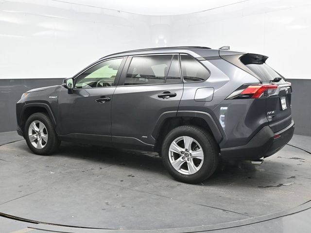 Used 2021 Toyota RAV4 LE AWD/4WD image 4