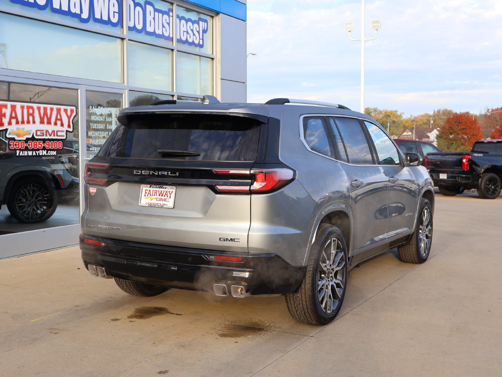 New 2027 GMC Acadia Denali Ultimate w/ LPO, Floor Liner Package AWD/4WD image 3