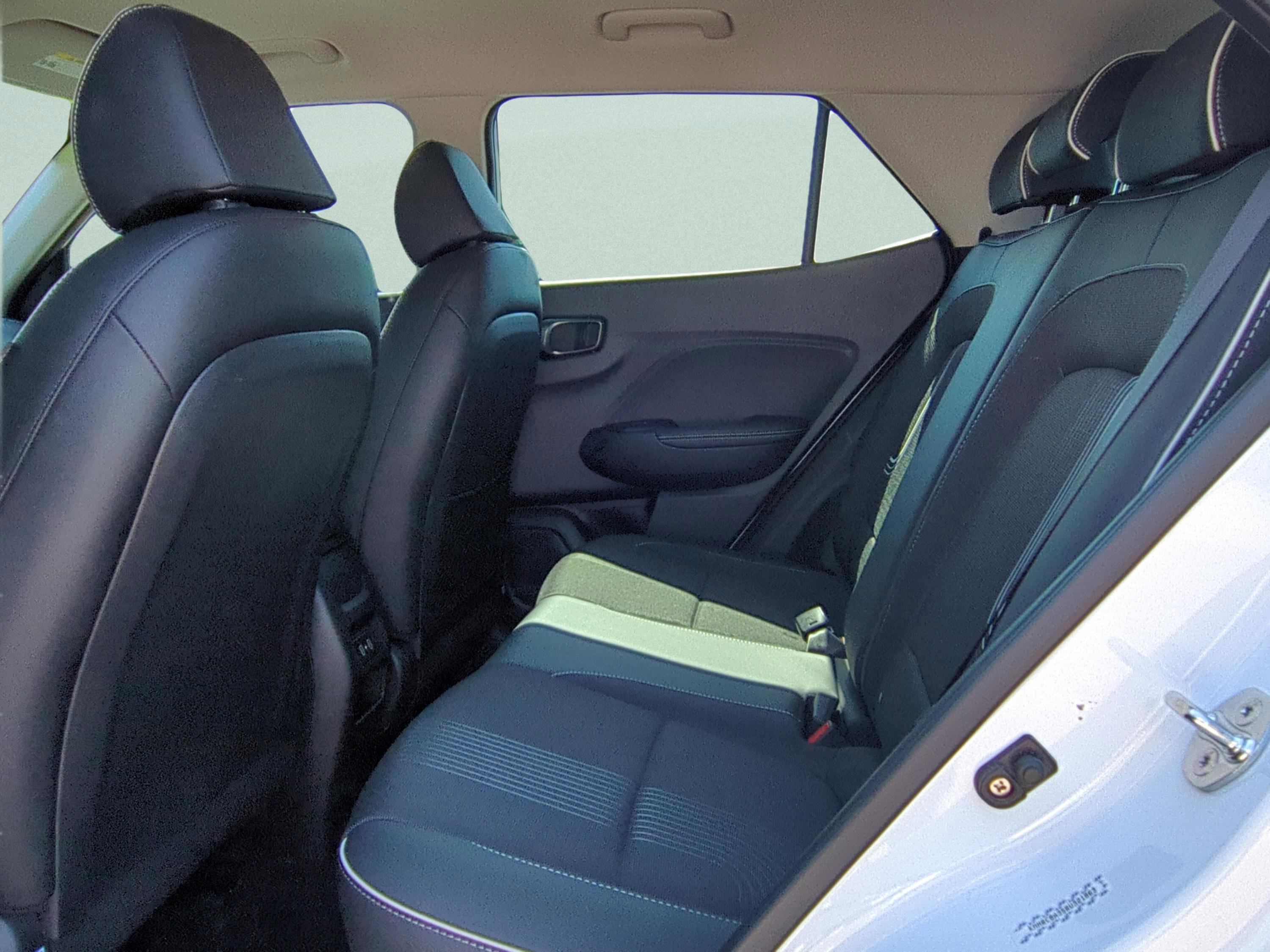 Certified 2024 Hyundai Venue Limited image 13