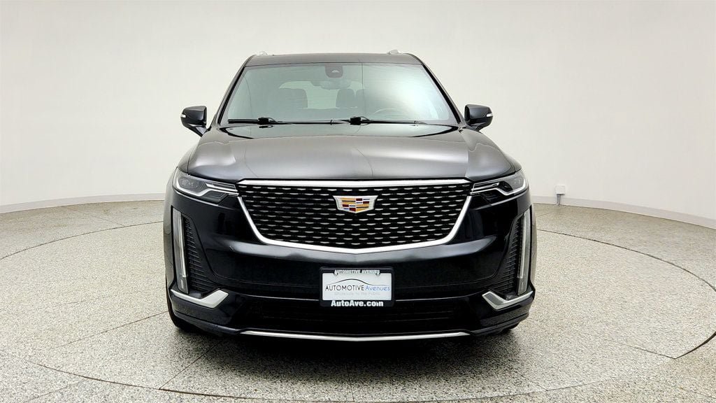 Used 2022 Cadillac XT6 Premium Luxury w/ Technology Package AWD/4WD image 2