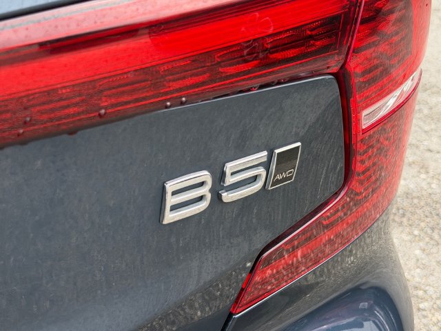 Used 2022 Volvo S60 B5 Momentum w/ Advanced Package AWD/4WD image 14