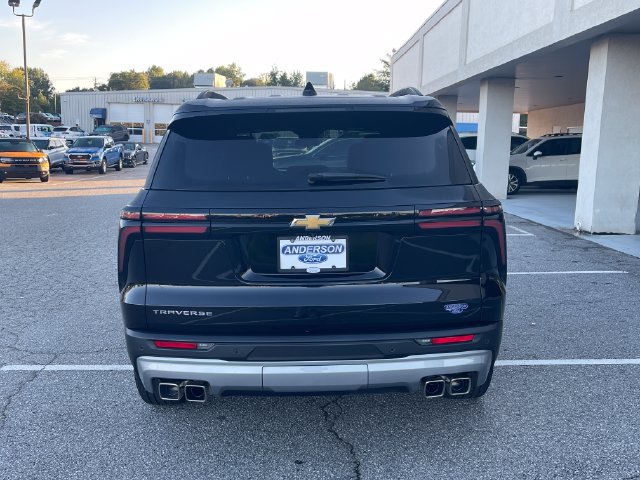 Used 2025 Chevrolet Traverse LT w/ Driver Confidence Package FWD image 6
