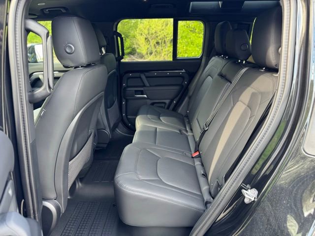 New 2026 Land Rover Defender 110 X-Dynamic SE AWD/4WD image 14