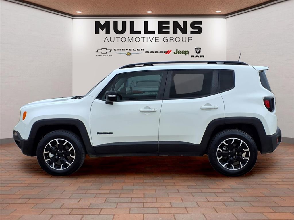 Used 2023 Jeep Renegade Latitude AWD/4WD image 8