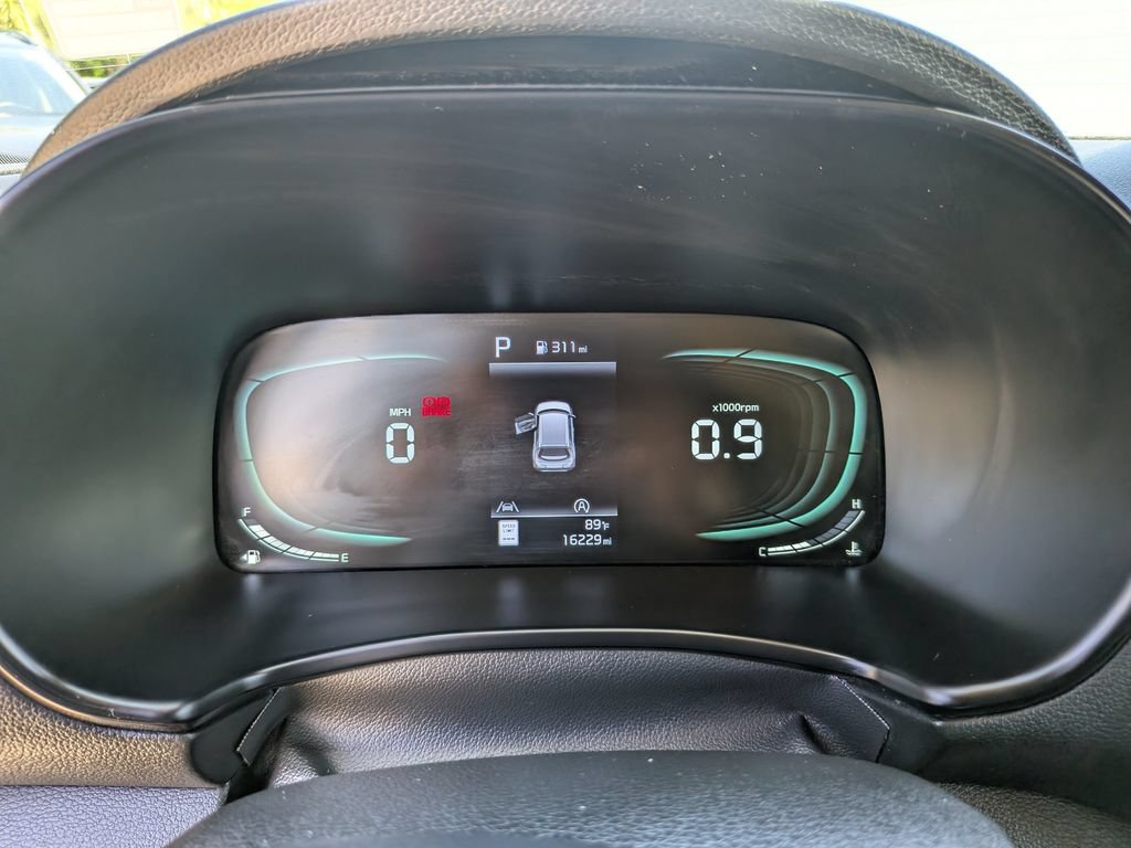 Certified 2023 Kia Soul LX w/ LX Technology Package FWD image 32