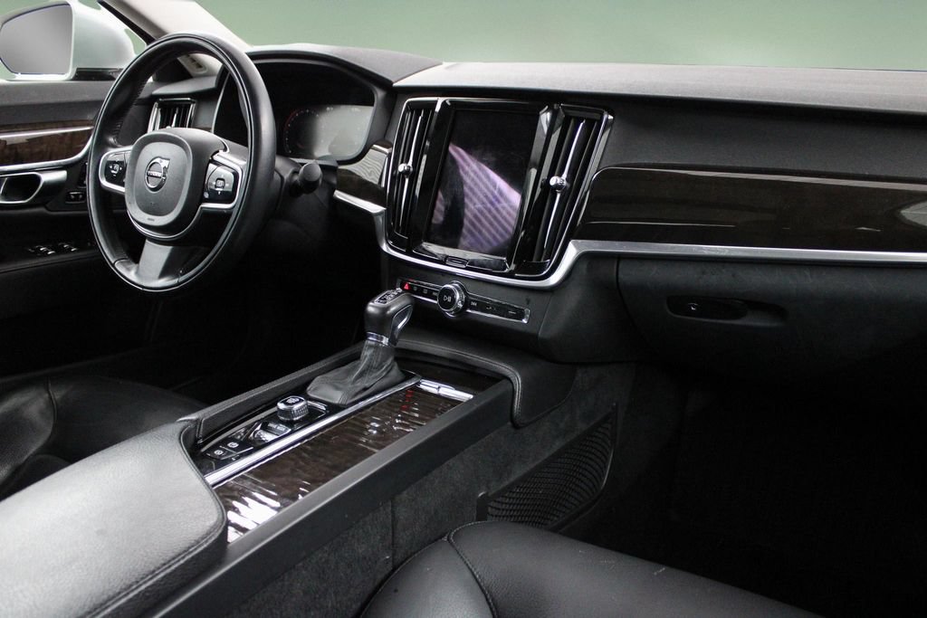 Used 2018 Volvo S90 T6 Momentum w/ Convenience Package AWD/4WD image 21