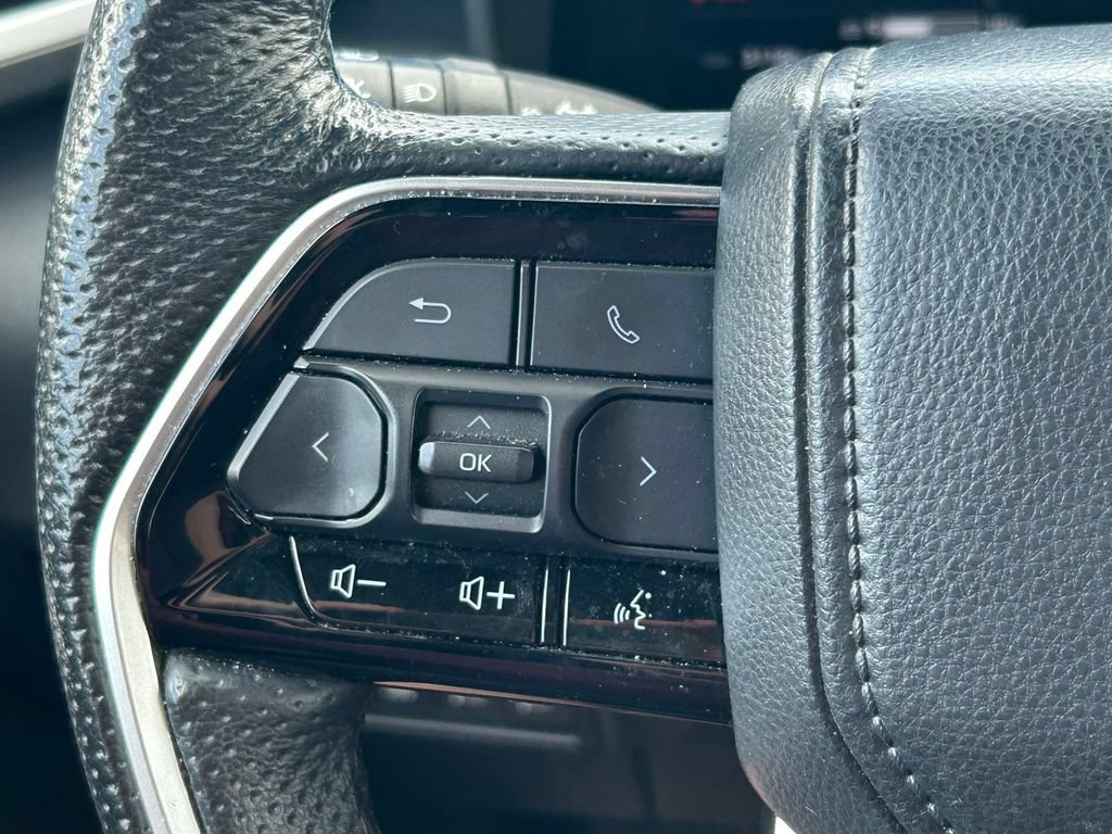 Used 2022 Toyota Tundra Platinum w/ Advanced Package AWD/4WD image 48