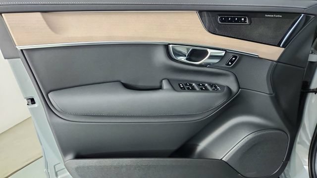 New 2026 Volvo XC90 B6 Plus w/ Protection Package Premier AWD/4WD image 9