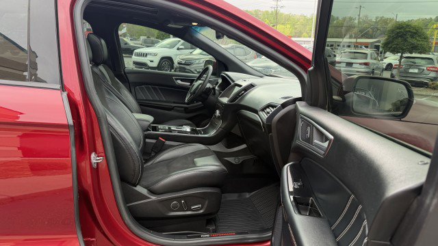 Used 2019 Ford Edge ST w/ Equipment Group 401A AWD/4WD image 21