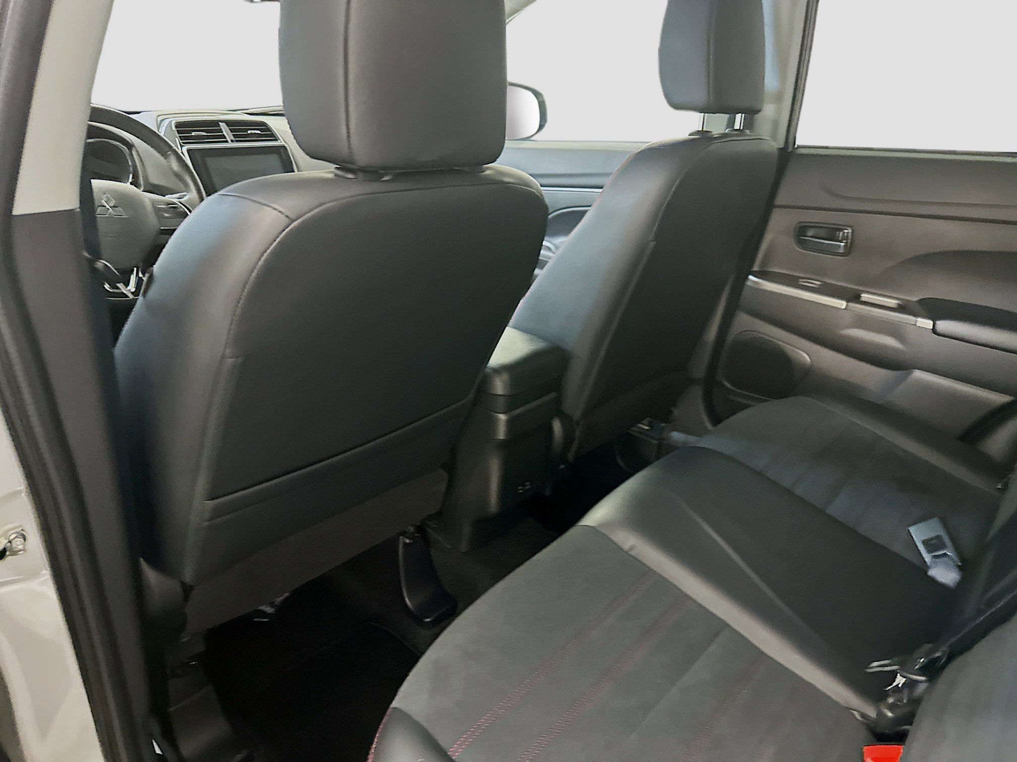 Used 2024 Mitsubishi Outlander Sport SE image 27