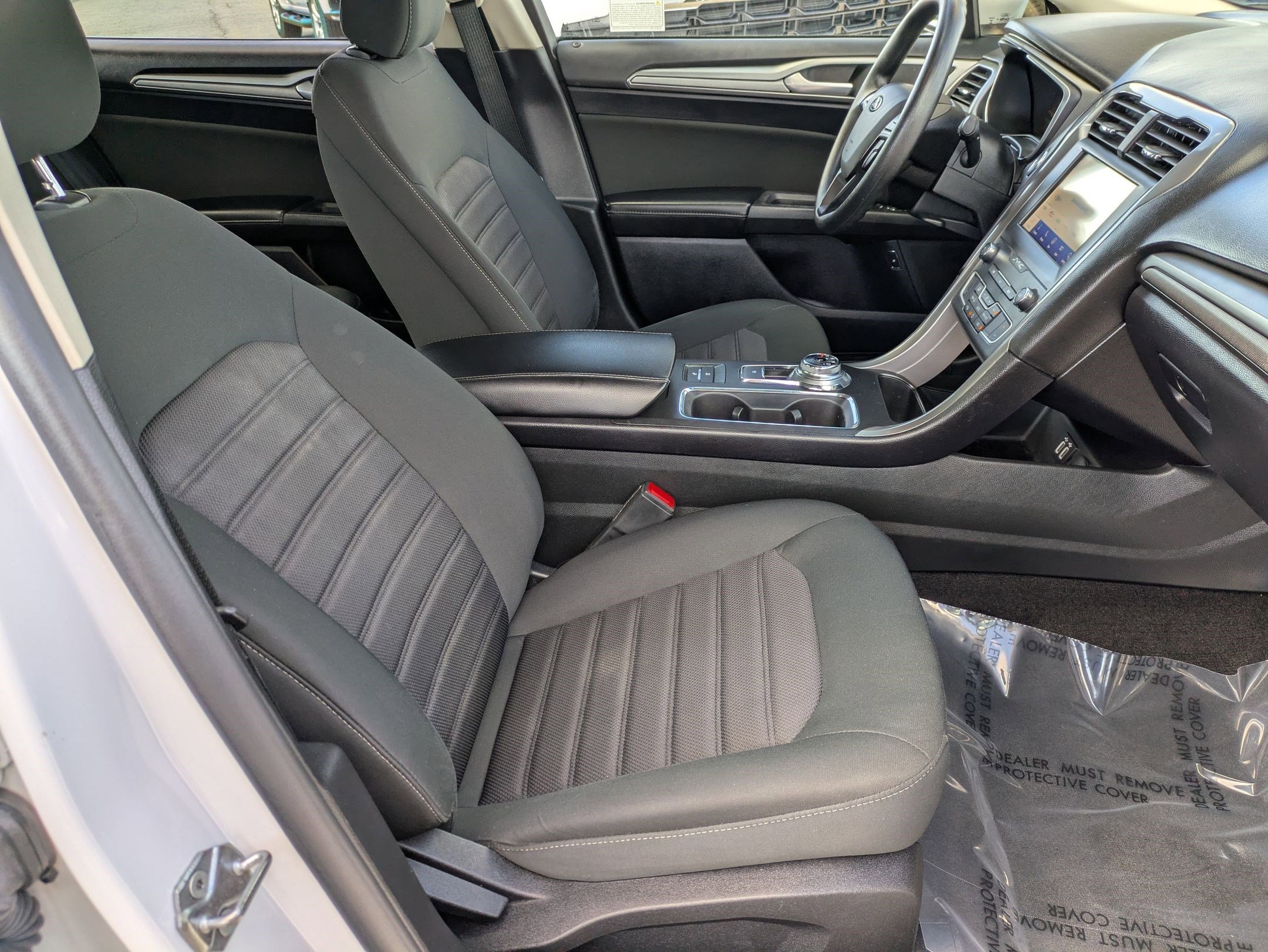 Used 2020 Ford Fusion SE image 27