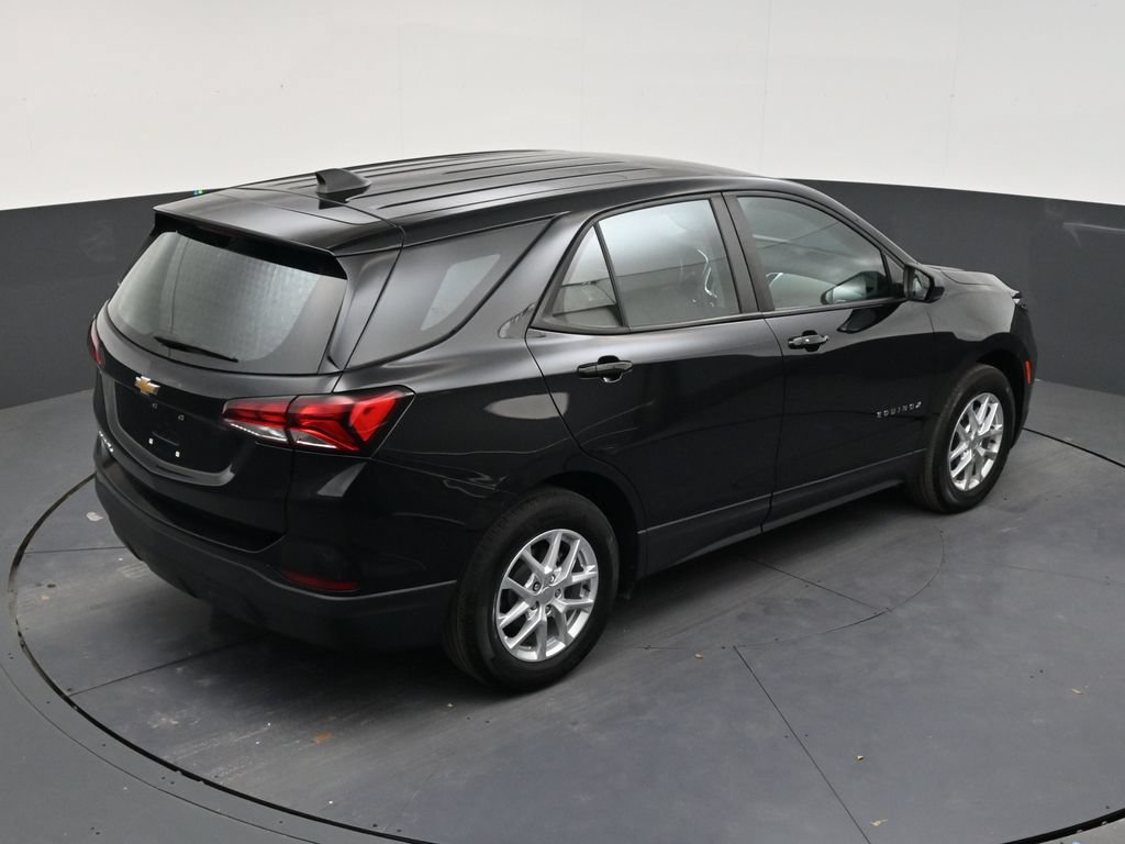 Used 2024 Chevrolet Equinox LS FWD image 16