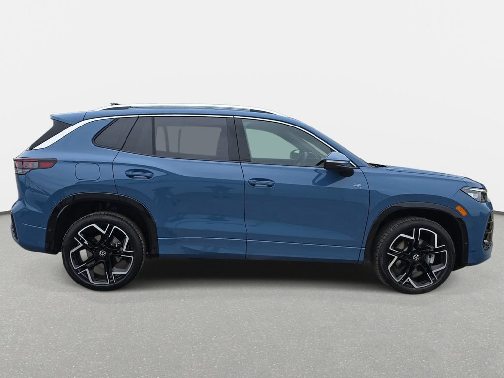 New 2026 Volkswagen Tiguan SEL R-Line AWD/4WD image 4