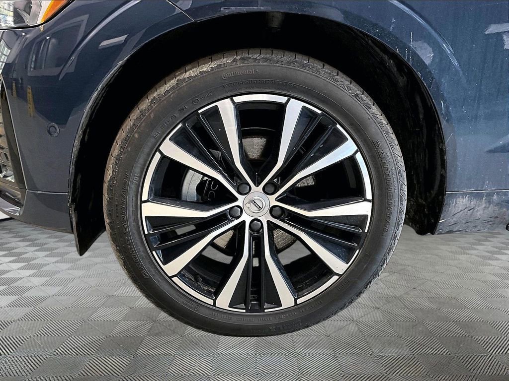 Used 2025 Volvo XC60 B5 Plus w/ Climate Package image 30