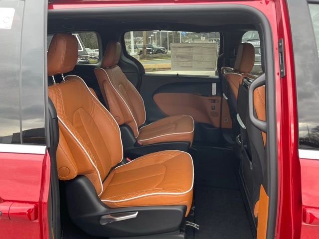 New 2026 Chrysler Pacifica Pinnacle AWD/4WD image 31