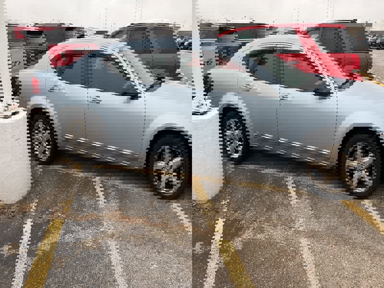 Used 2013 Dodge Avenger SE image 17