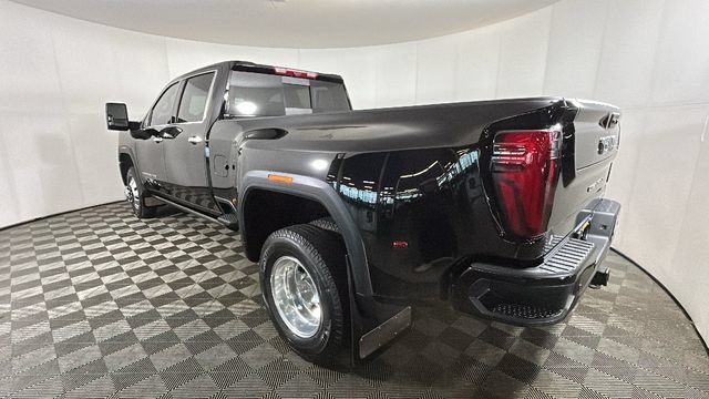 Used 2025 GMC Sierra 3500 Denali Ultimate AWD/4WD image 4