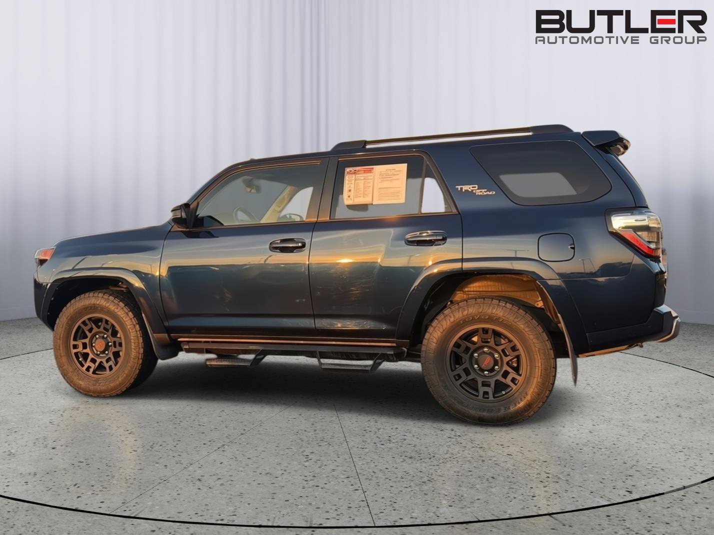 Used 2019 Toyota 4Runner TRD Off-Road AWD/4WD image 3