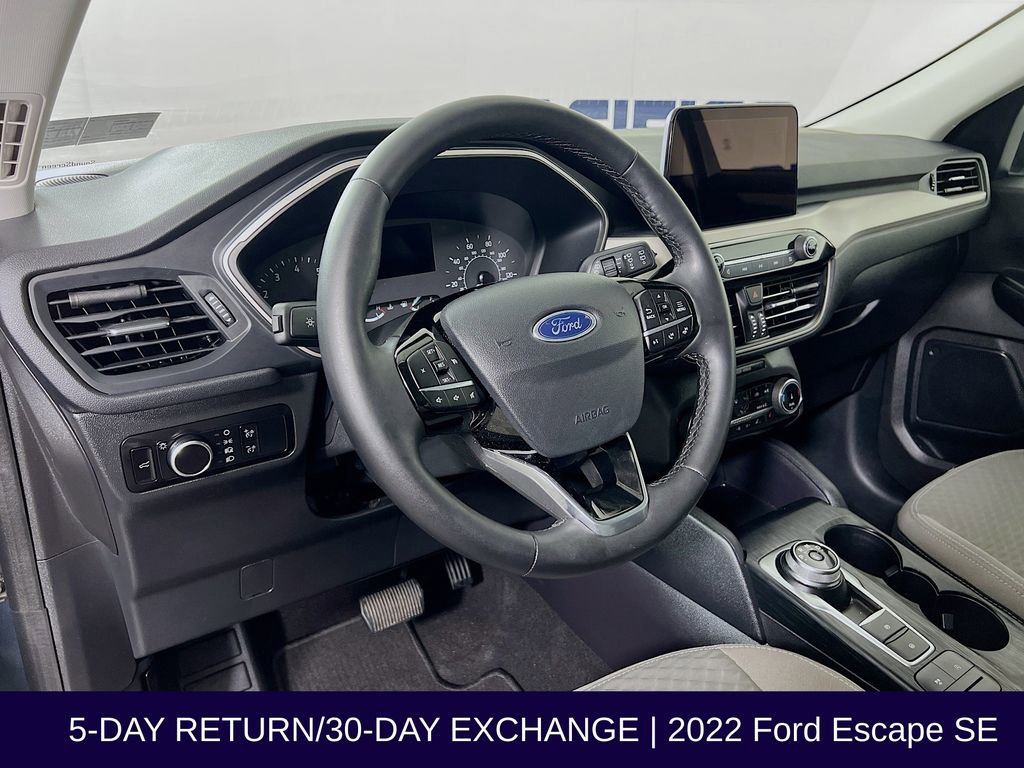 Used 2022 Ford Escape SE w/ Convenience Package FWD image 11