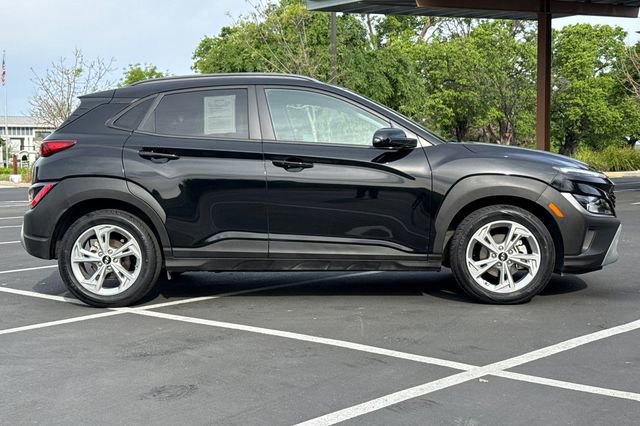 Used 2023 Hyundai Kona SEL FWD image 3