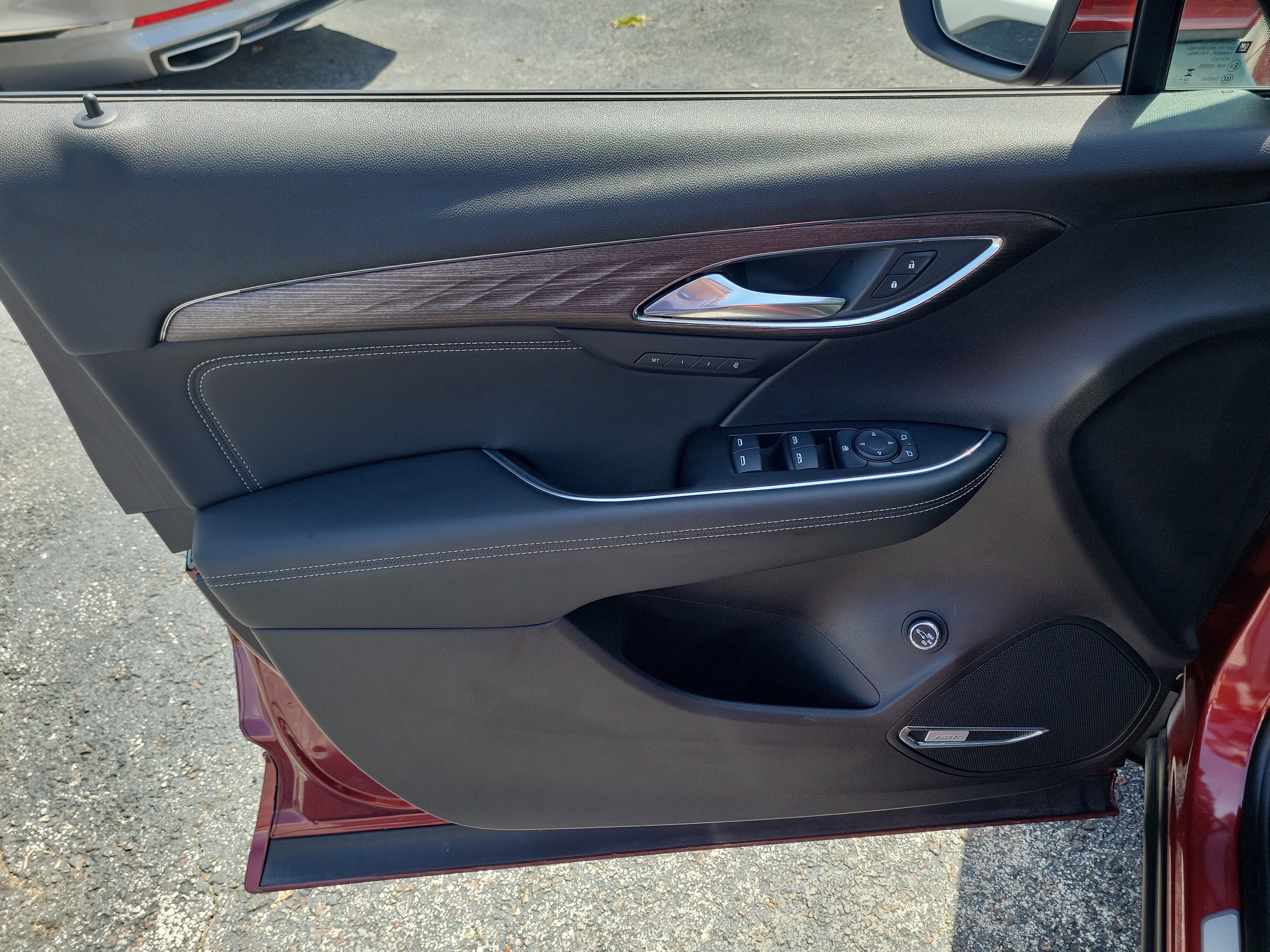Used 2023 Buick Envision Avenir FWD image 11