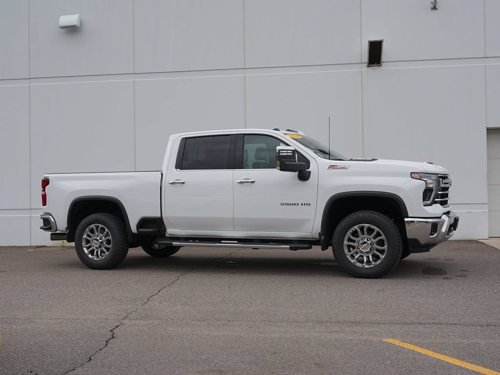 Used 2024 Chevrolet Silverado 3500 LTZ w/ LTZ Plus Package AWD/4WD image 2