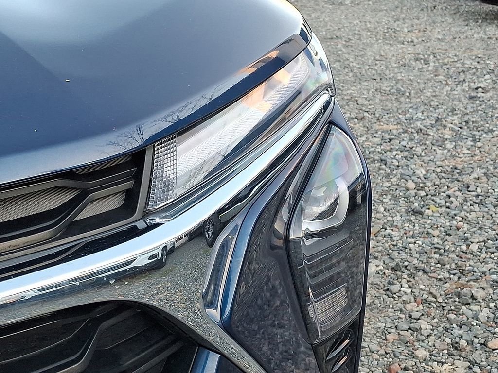 Used 2024 Chevrolet Trax LT image 36