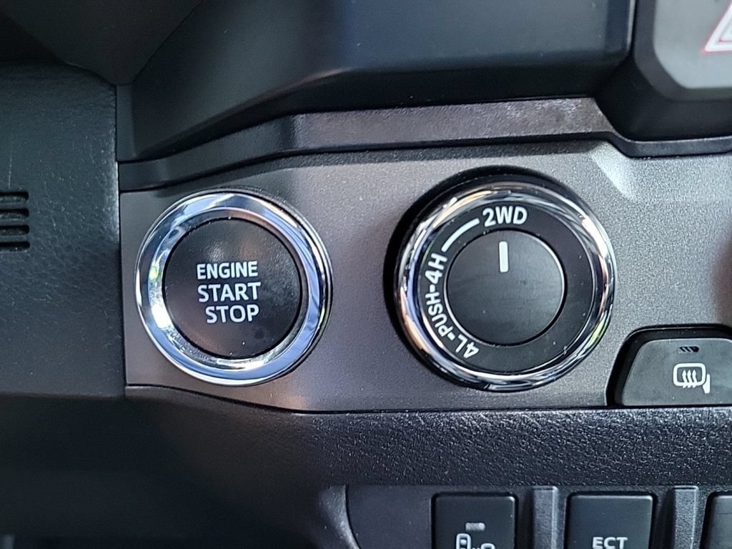 Used 2021 Toyota Tacoma TRD Sport w/ Technology Package AWD/4WD image 29