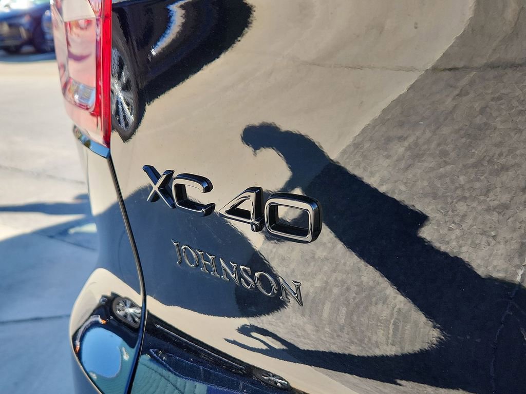 New 2026 Volvo XC40 B5 Core w/ Climate Package image 19