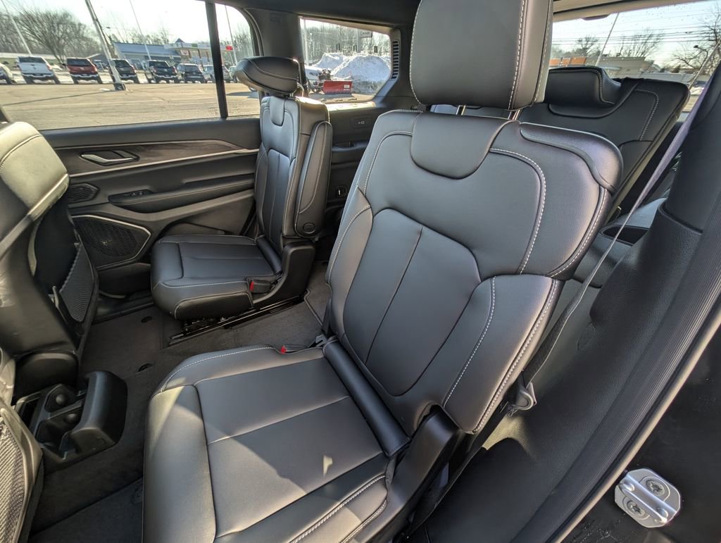 New 2026 Jeep Grand Cherokee L Limited w/ Limited Altitude Package image 16