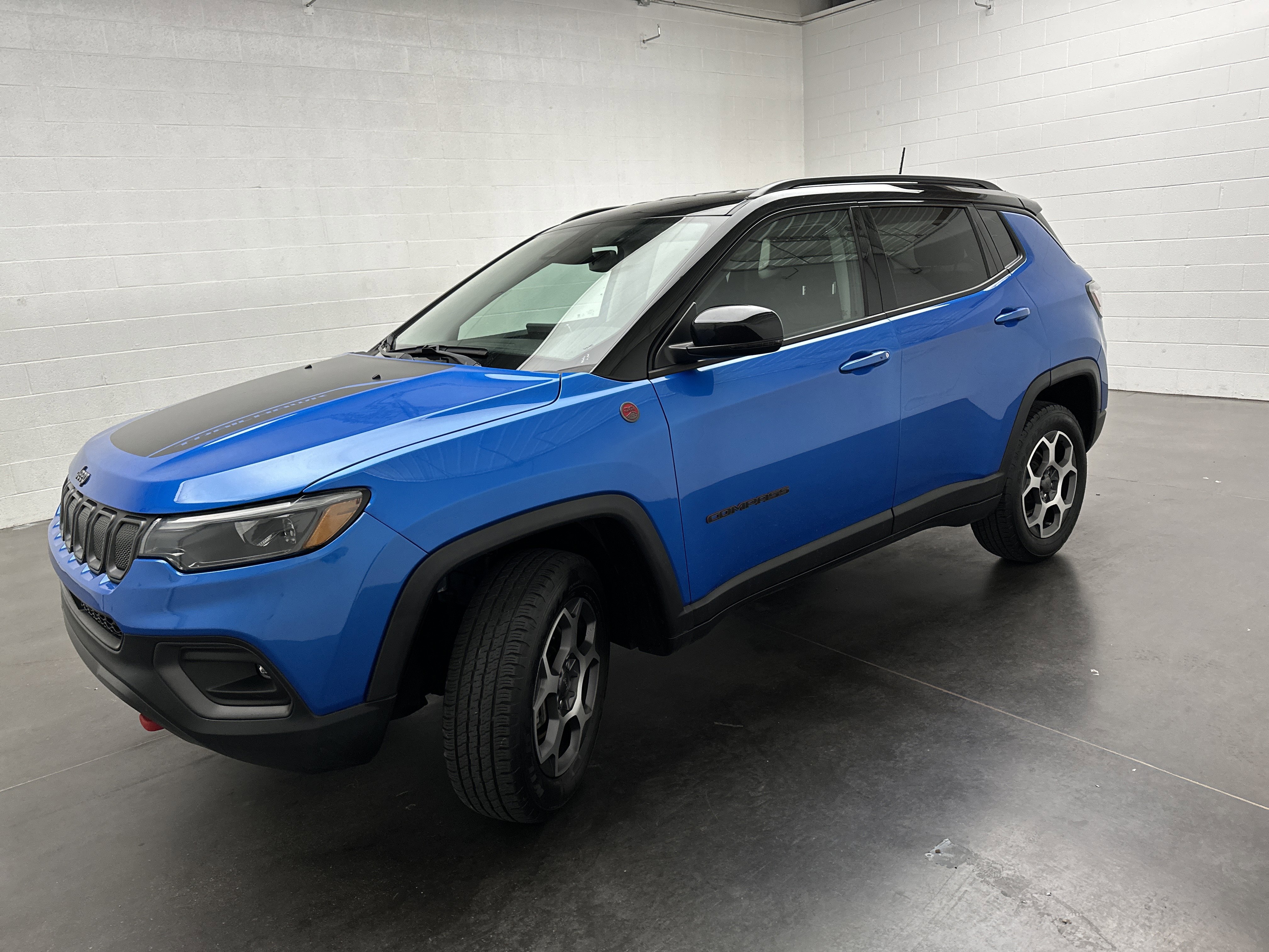Used 2022 Jeep Compass Trailhawk w/ Trailhawk Elite Group image 4