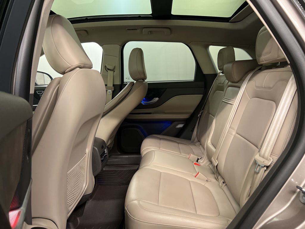 Used 2021 Lincoln Corsair Reserve w/ Equipment Group 201A image 29