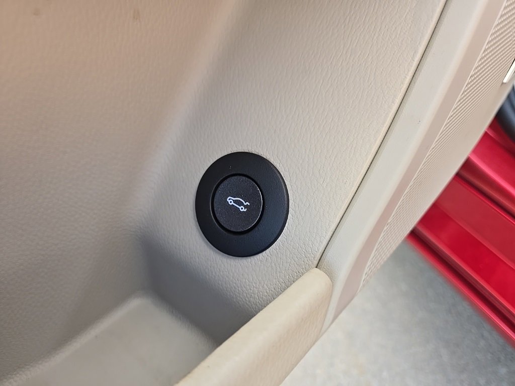 Used 2013 Cadillac XTS Luxury w/ Driver Awareness Package image 33