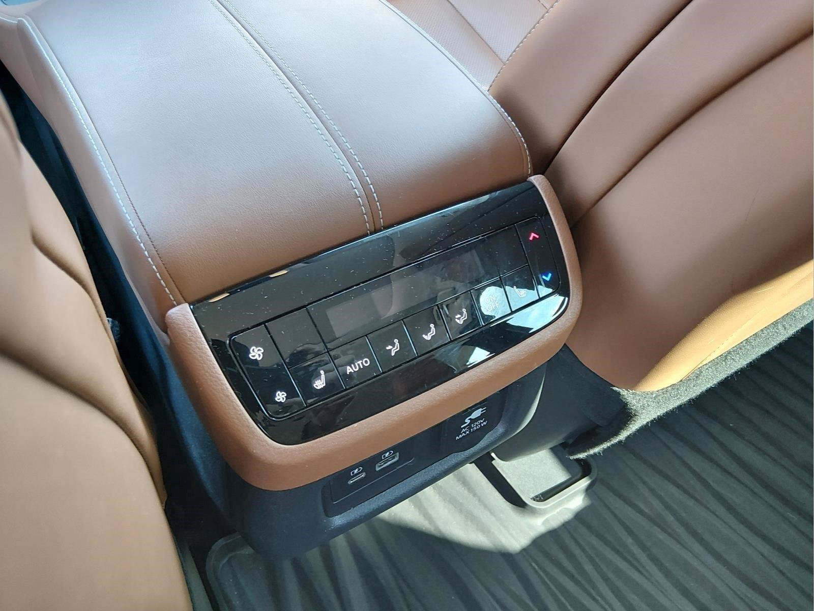 Used 2023 INFINITI QX60 Sensory AWD/4WD image 13