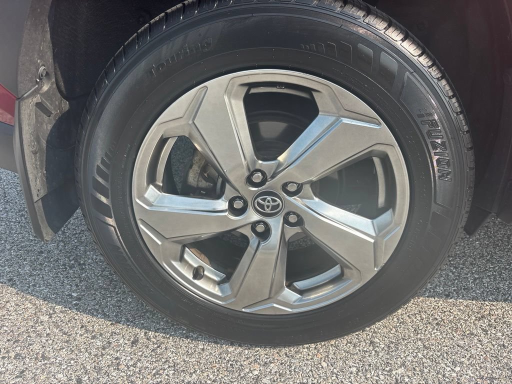 Used 2020 Toyota RAV4 Limited AWD/4WD image 3