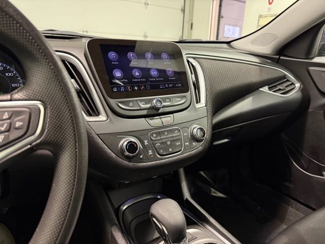 Used 2025 Chevrolet Malibu LT FWD image 18
