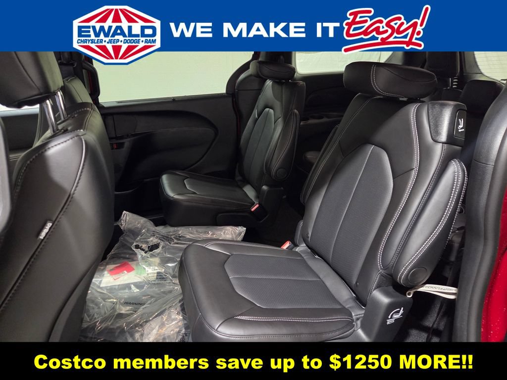 New 2026 Chrysler Pacifica Select AWD/4WD image 9