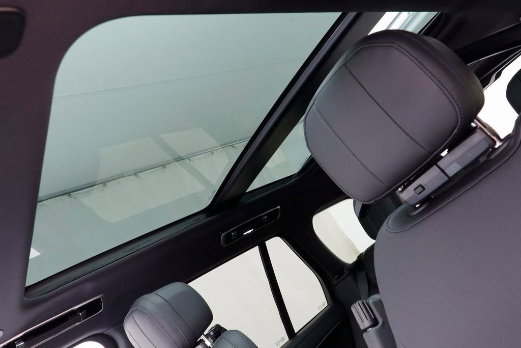 New 2025 Land Rover Range Rover SE AWD/4WD image 15