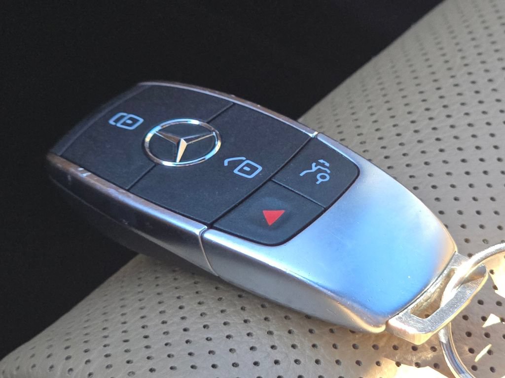 Used 2024 Mercedes-Benz GLS 450 4MATIC image 41