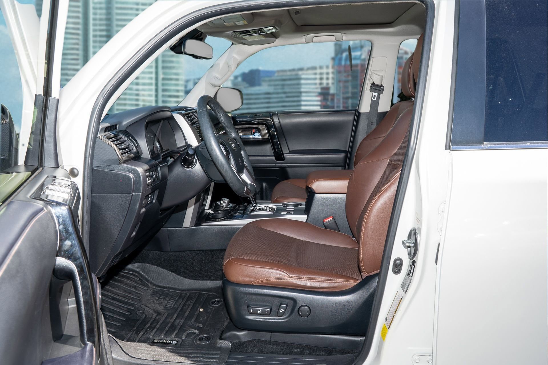 Used 2022 Toyota 4Runner Limited image 15