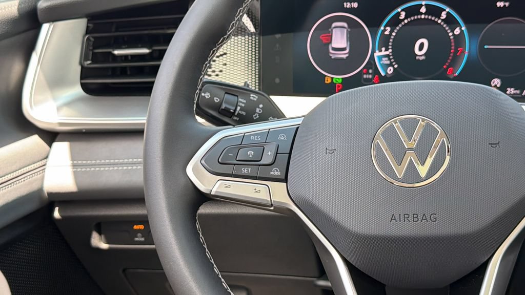 New 2026 Volkswagen Tiguan SE AWD/4WD image 28
