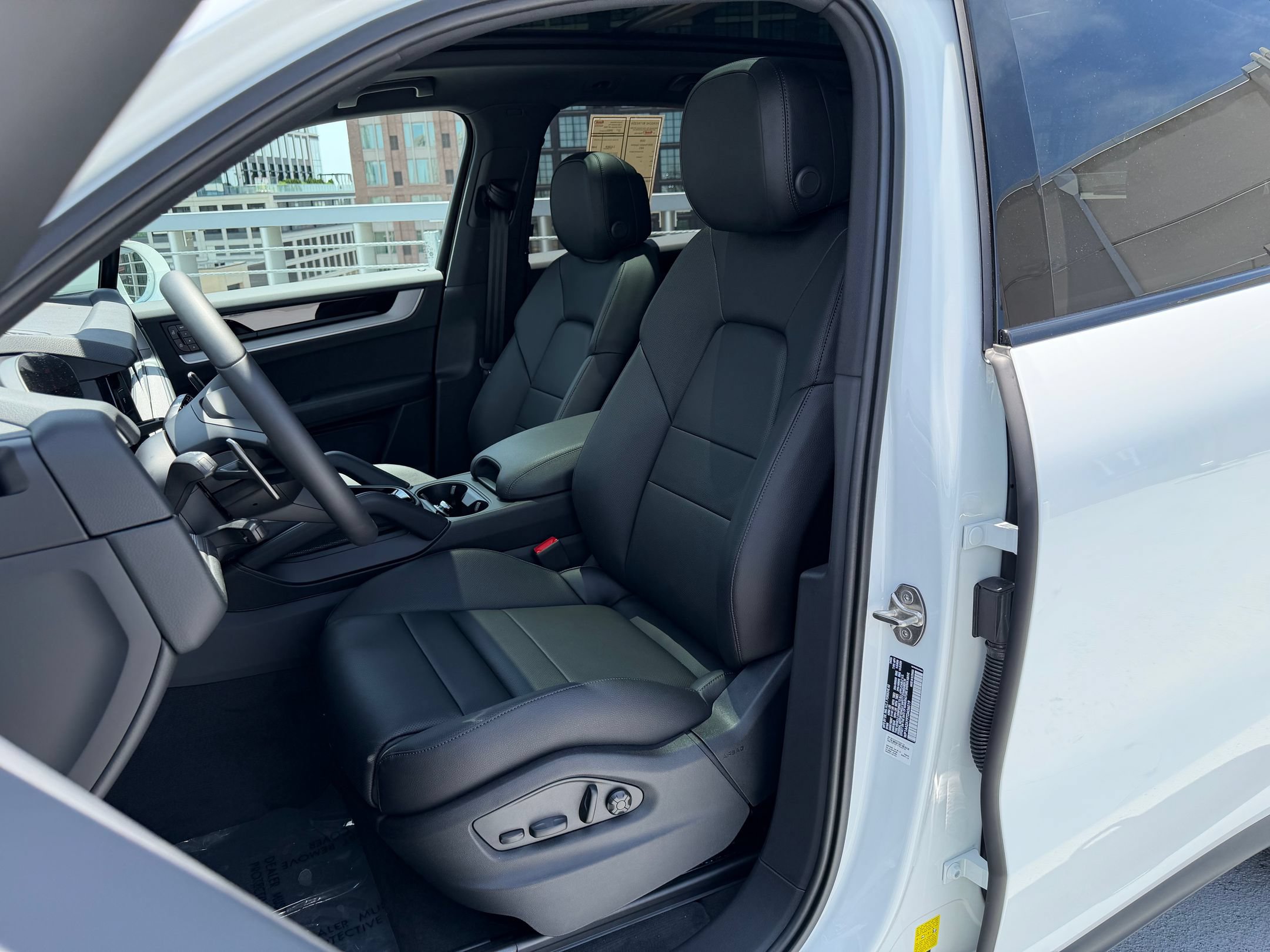 Certified 2026 Porsche Cayenne AWD/4WD image 5