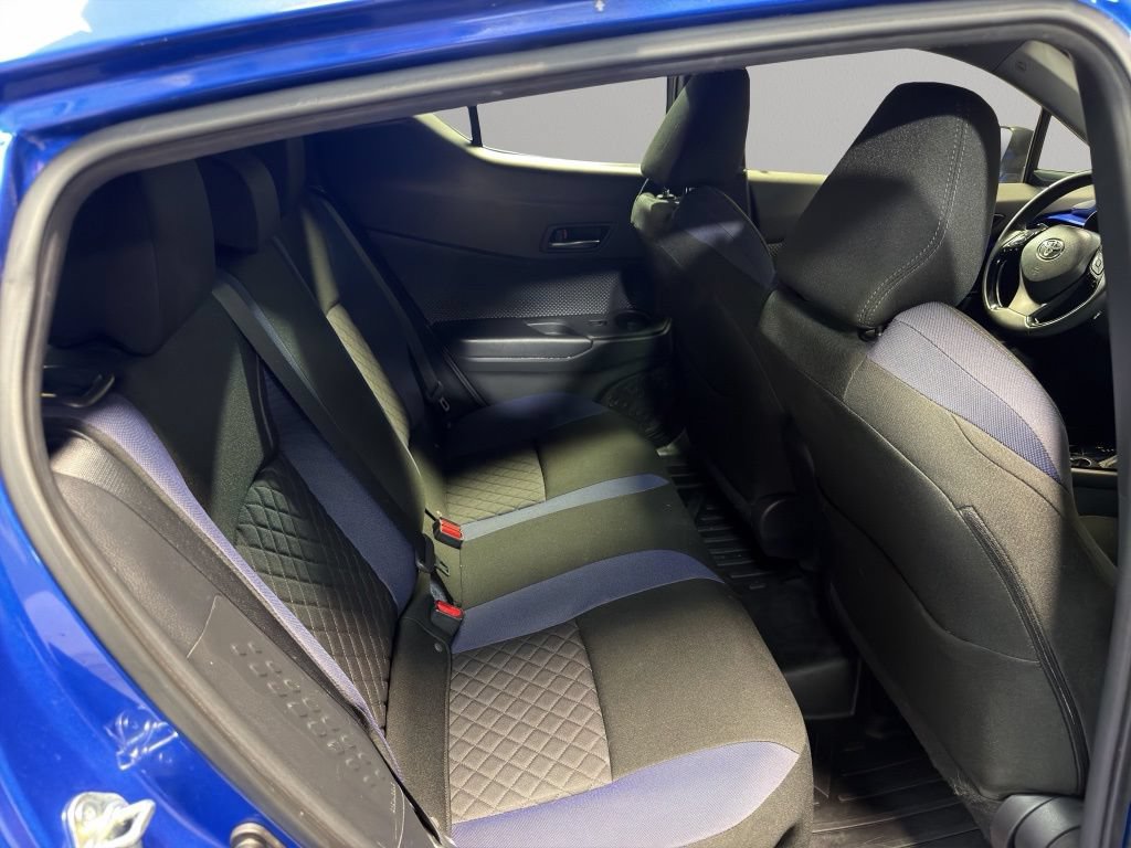 Used 2020 Toyota C-HR XLE FWD image 19