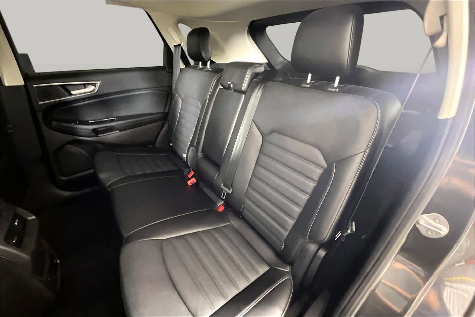 Used 2017 Ford Edge SEL w/ Equipment Group 201A FWD image 19