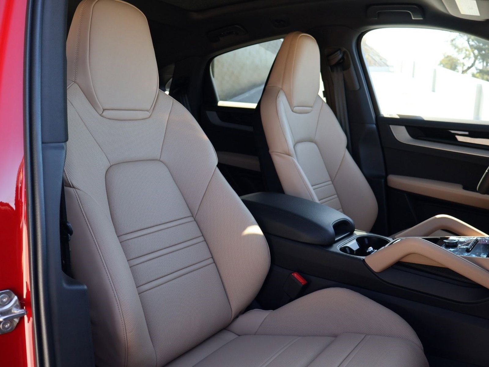 New 2026 Porsche Cayenne Coupe AWD/4WD image 24